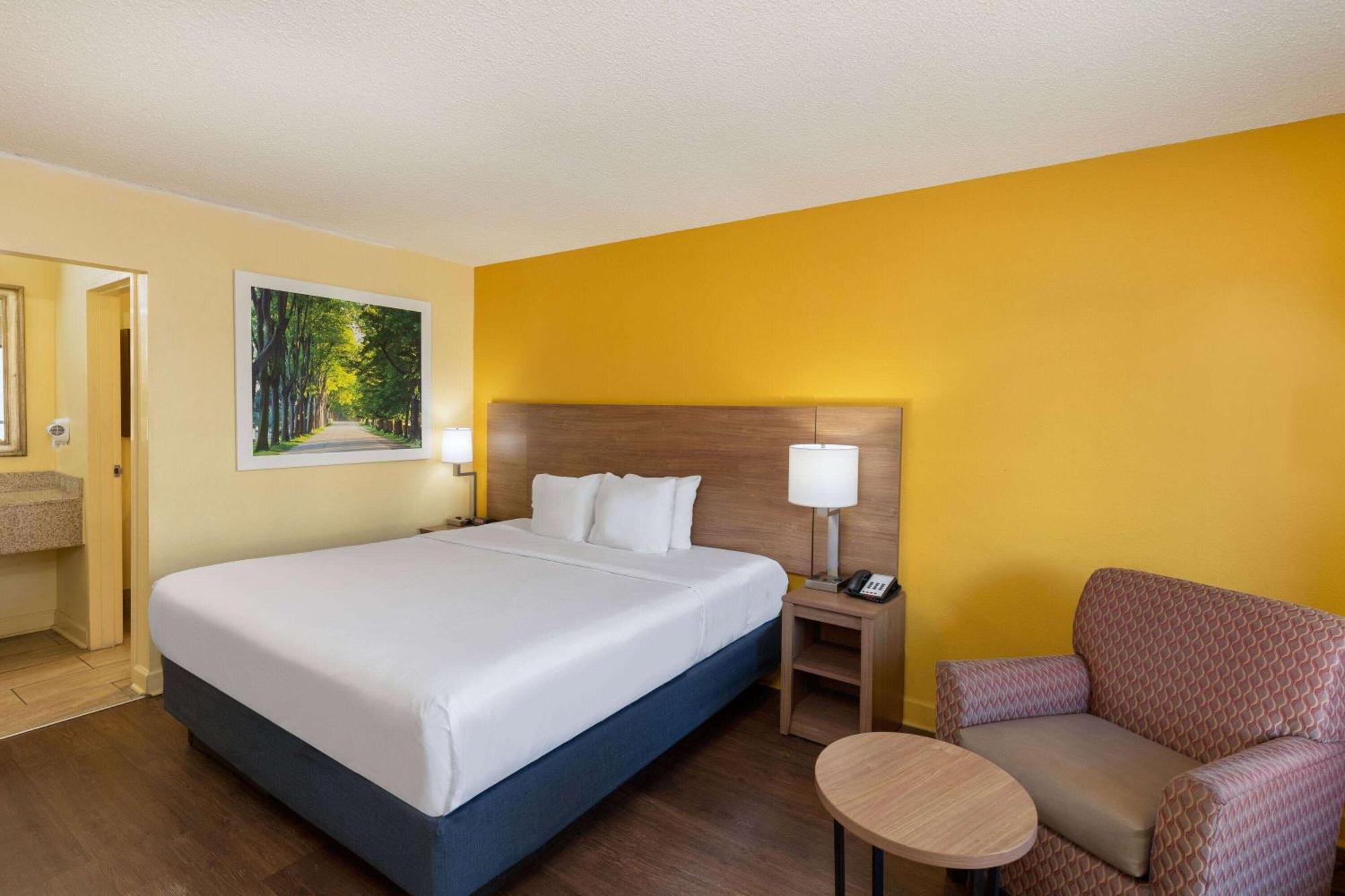 Days Inn By Wyndham Florence/I-95 North Exteriér fotografie