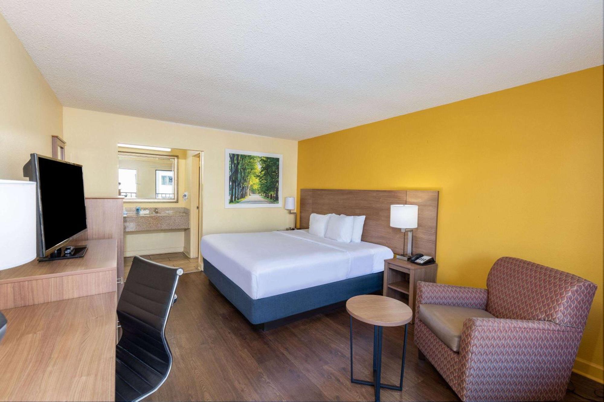 Days Inn By Wyndham Florence/I-95 North Exteriér fotografie