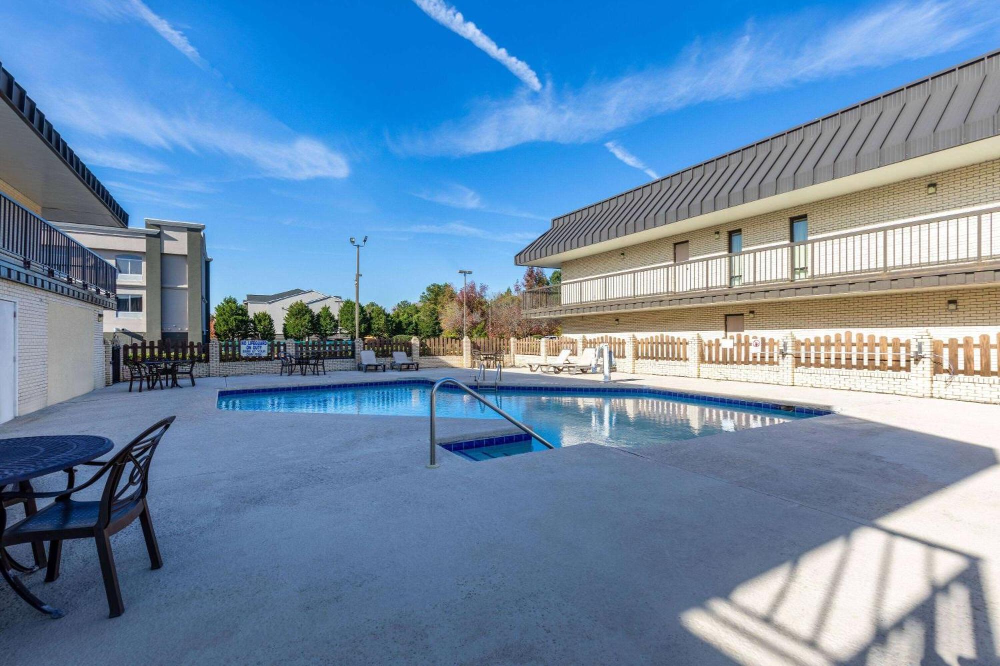 Days Inn By Wyndham Florence/I-95 North Exteriér fotografie